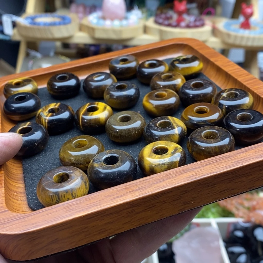 玛瑙/玉髓未镶嵌珠宝半成品三个天然黄虎石甜甜圈C92