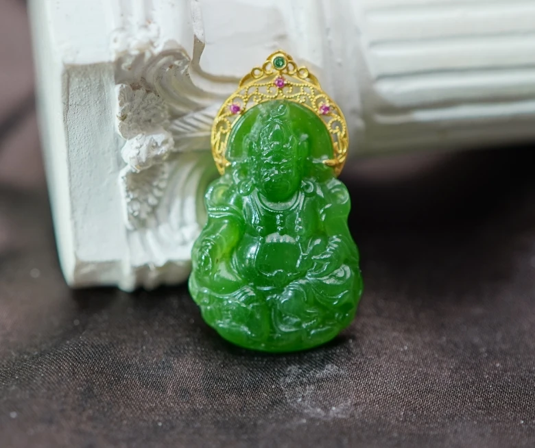 18k和田玉碧玉黄财神吊坠 DT021105