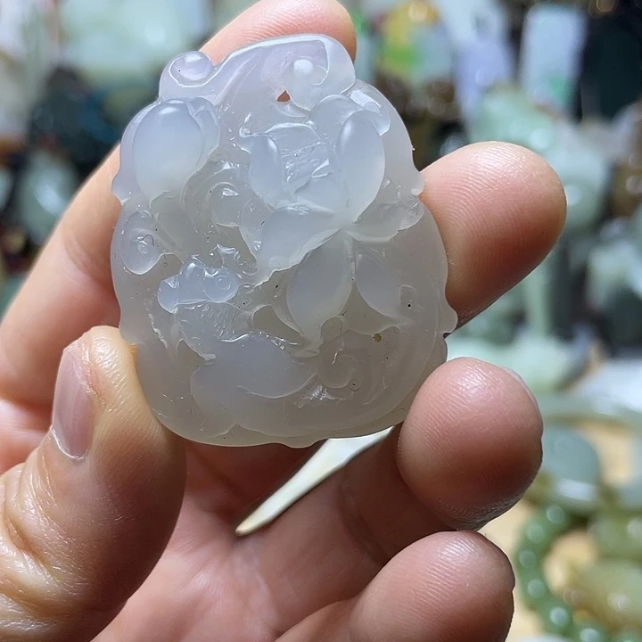 和田玉未镶嵌车挂