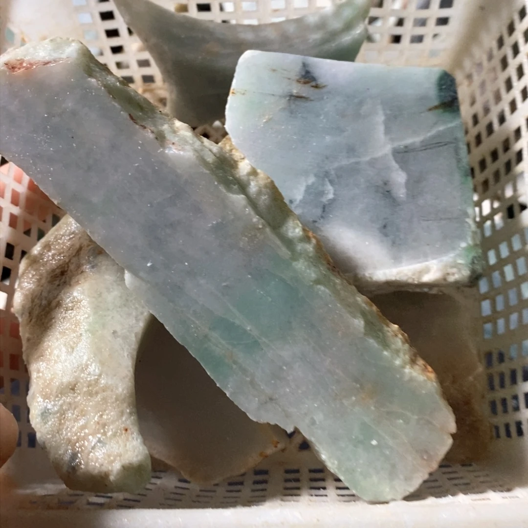 颈饰未镶嵌翡翠美***想天然翡翠