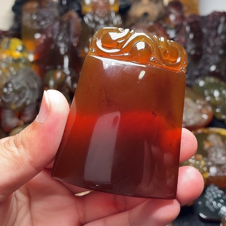 琥珀未镶嵌颈饰189