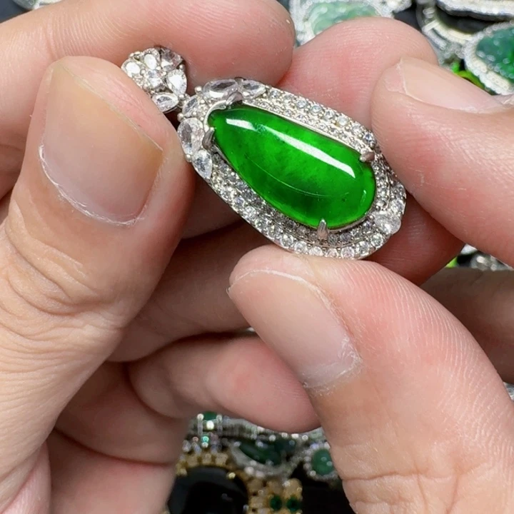 翡翠未镶嵌项链天然A货翡翠放漏