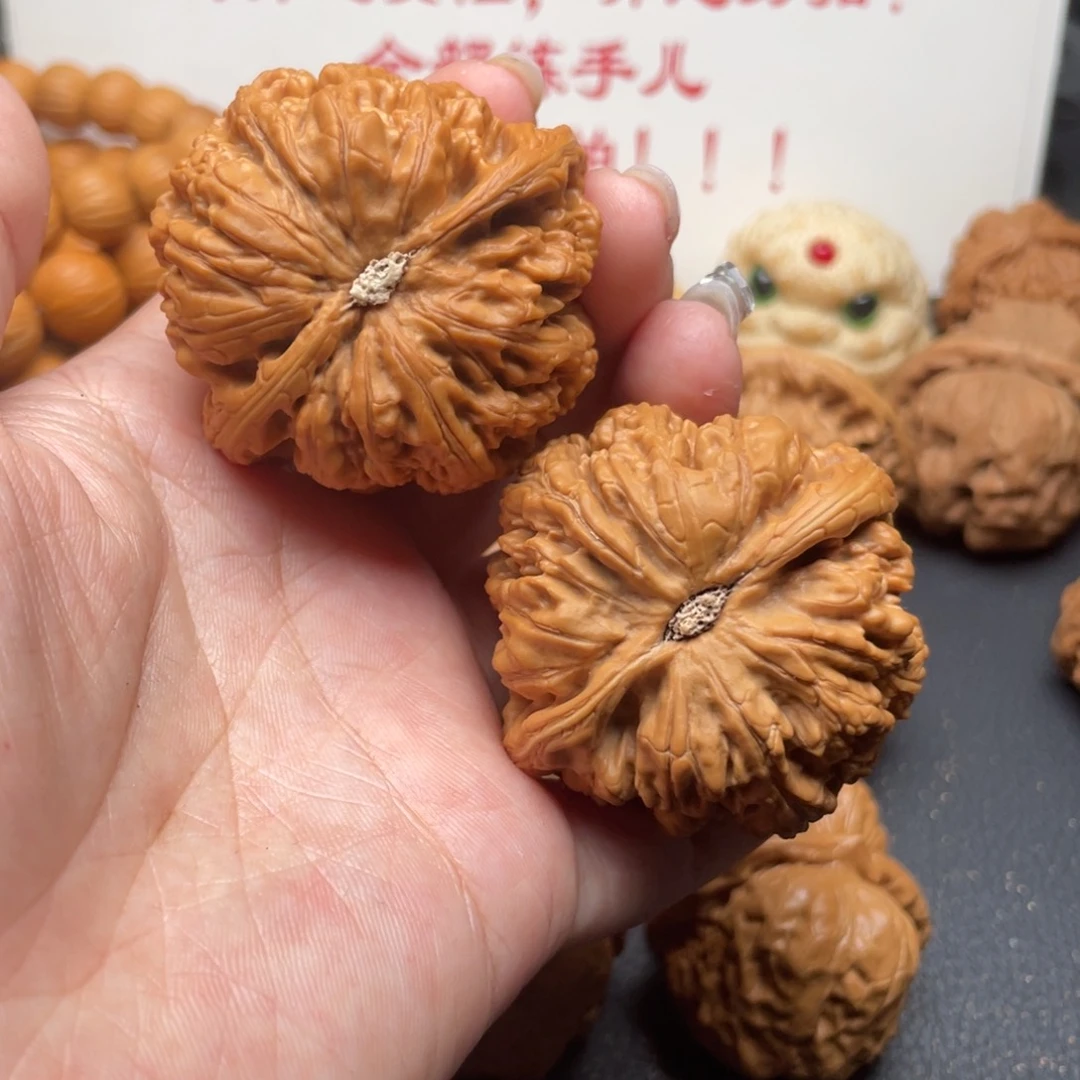 用***6文玩核桃把件粗筋