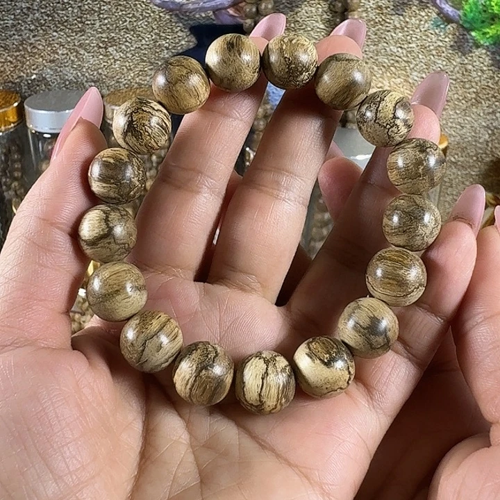 魅***业沉香手串达拉干虎纹