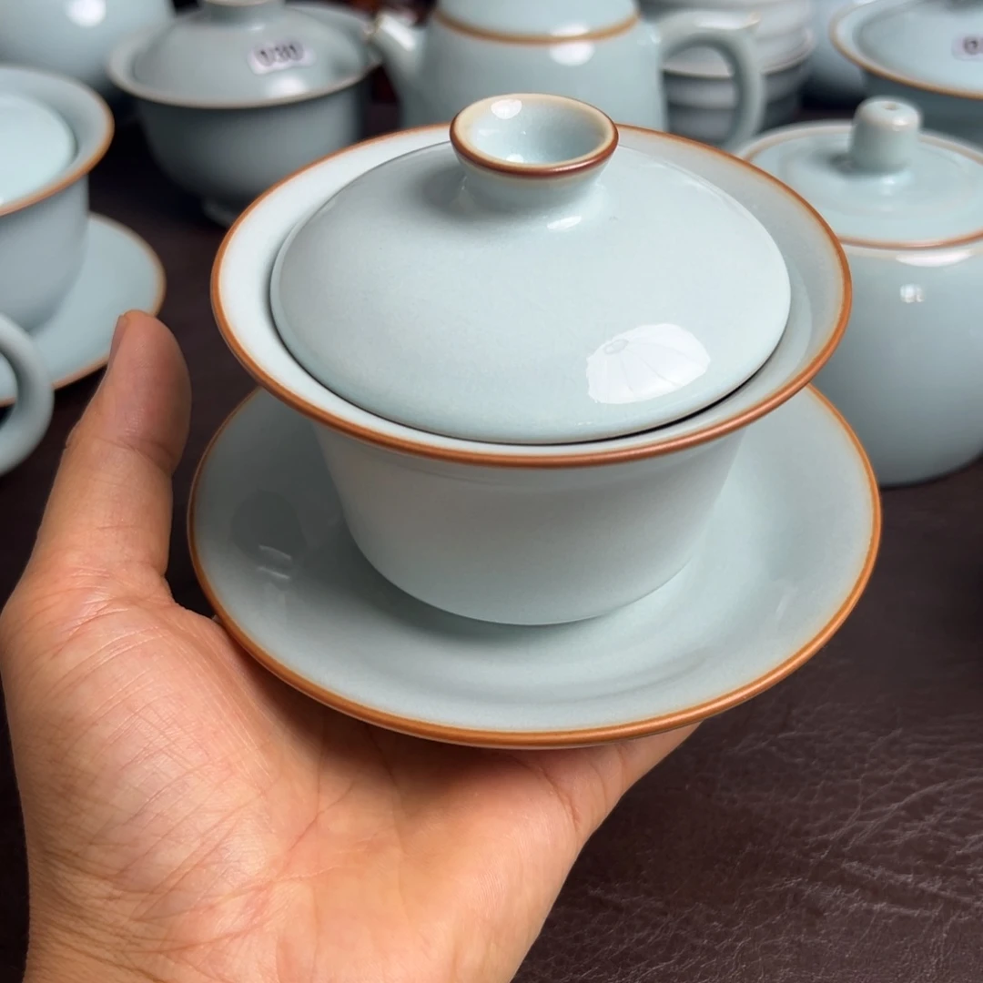 天青色马蹄盖碗微瑕