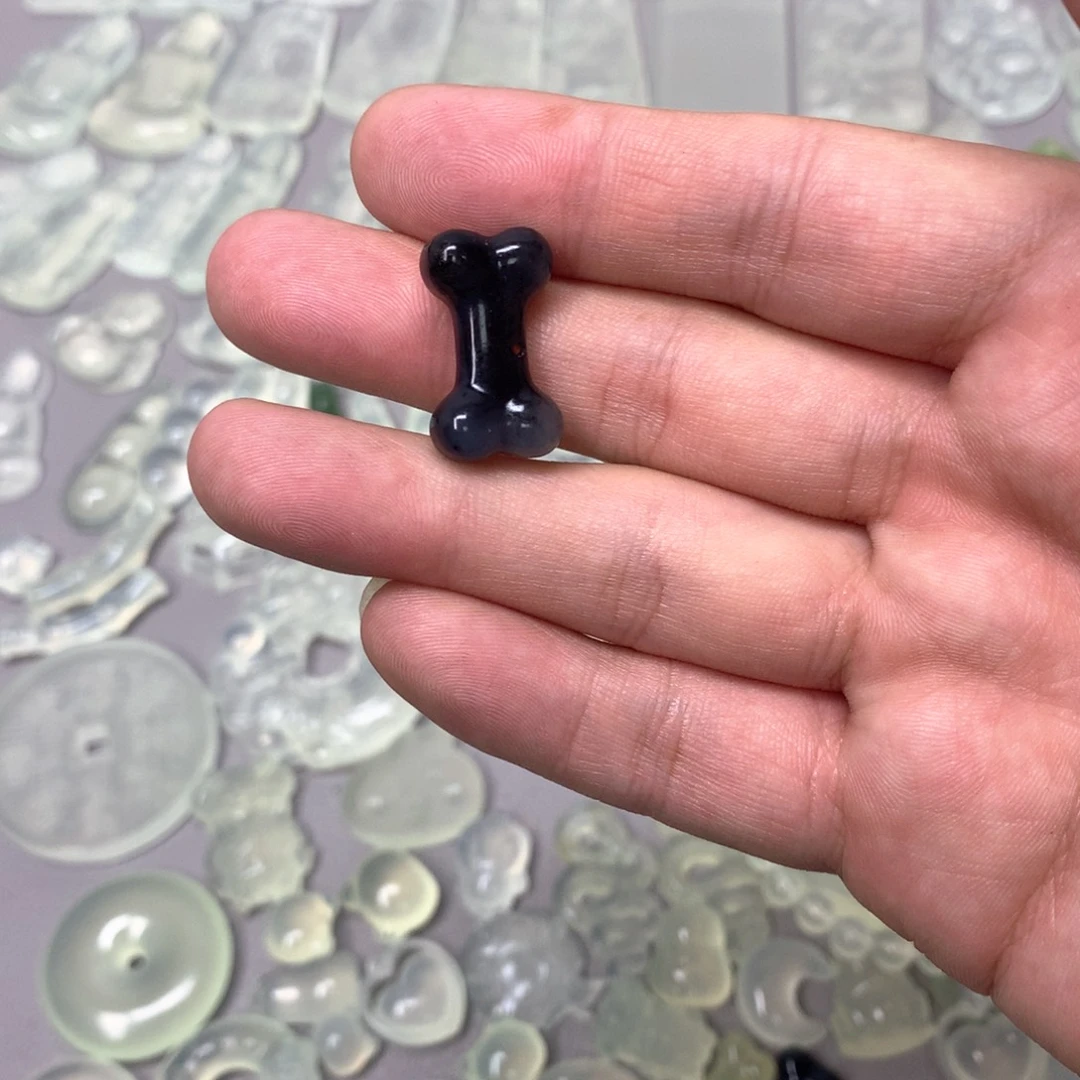 蛇纹石玉颈饰未镶嵌每***死