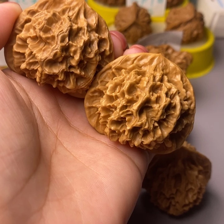 文玩核桃把件龙纹