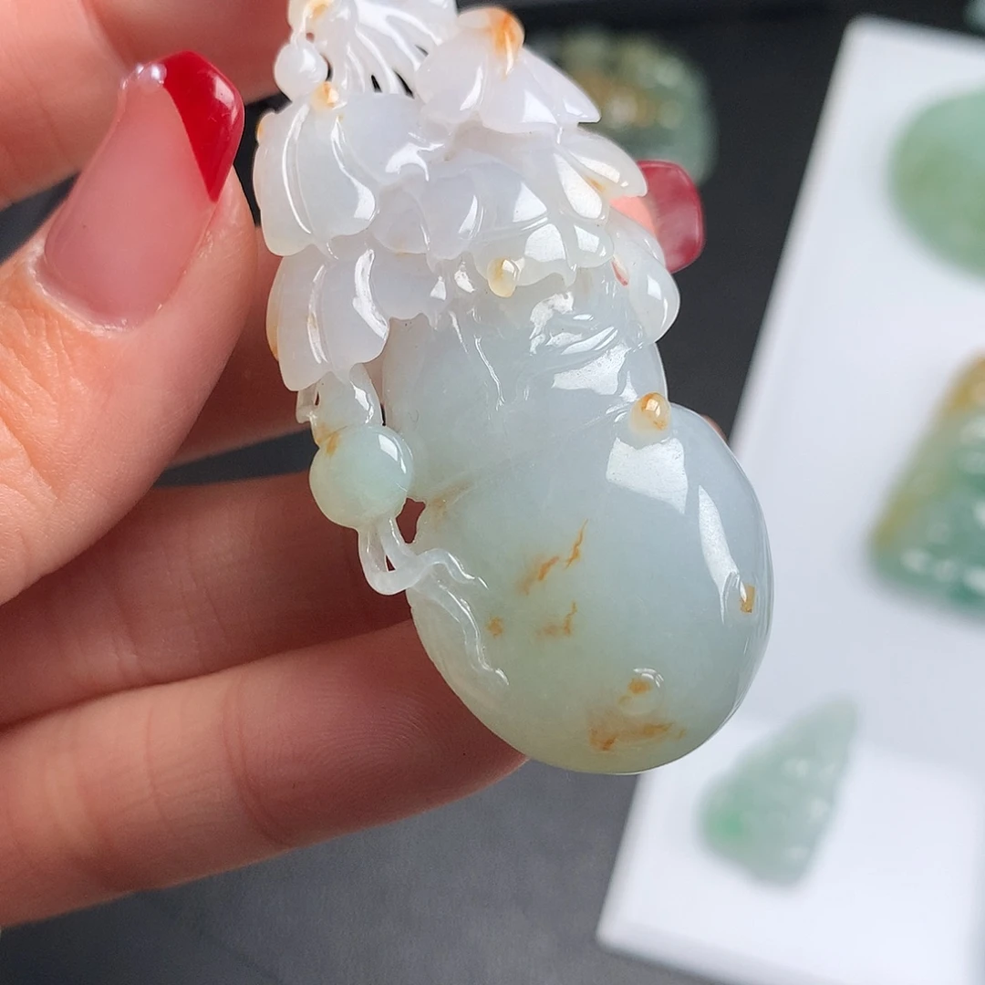 翡翠未镶嵌颈饰福禄