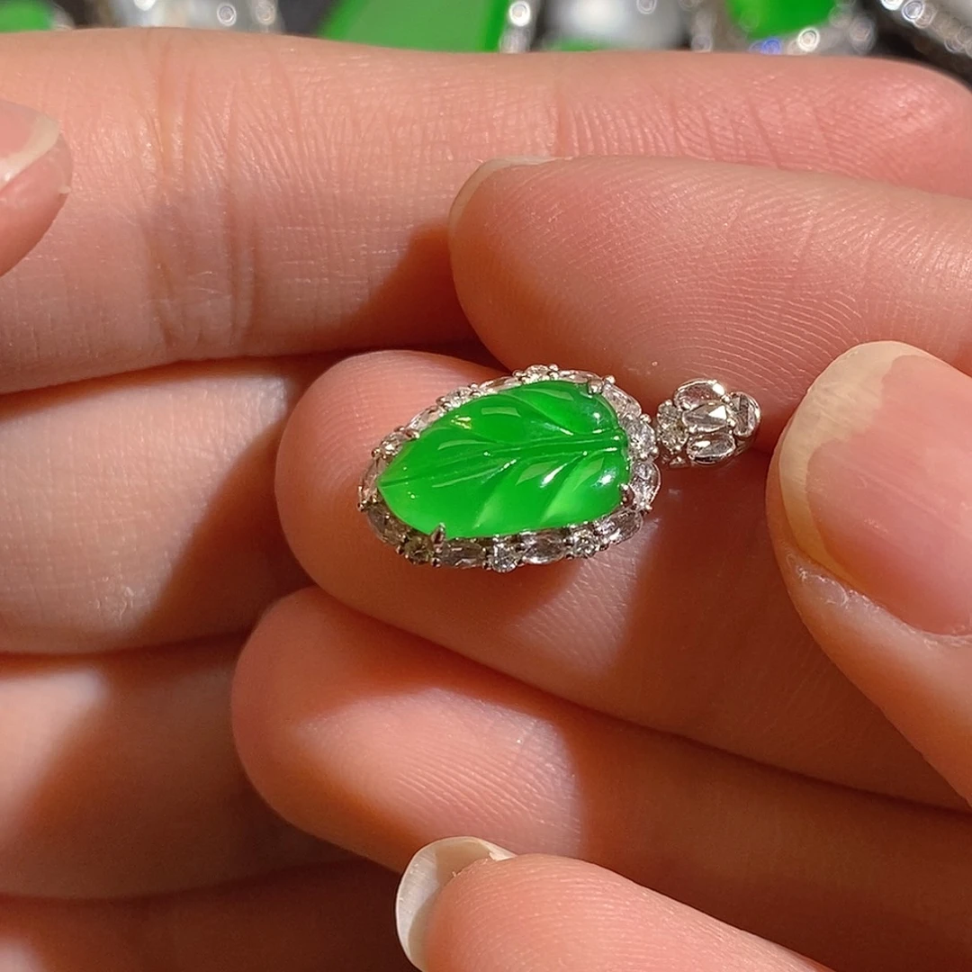 翡翠颈饰18K金镶嵌天然缅甸A货翡翠