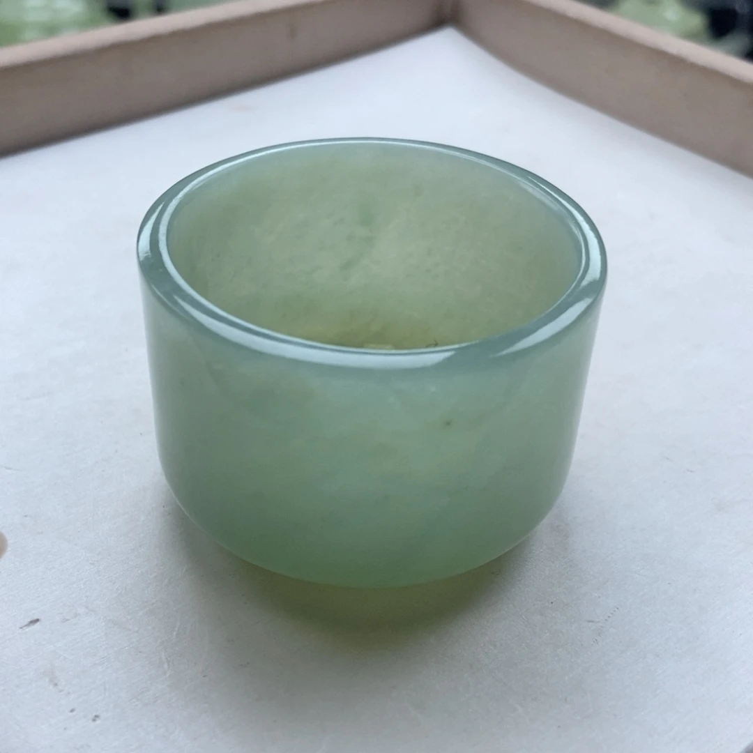 未镶嵌蛇纹石玉水杯