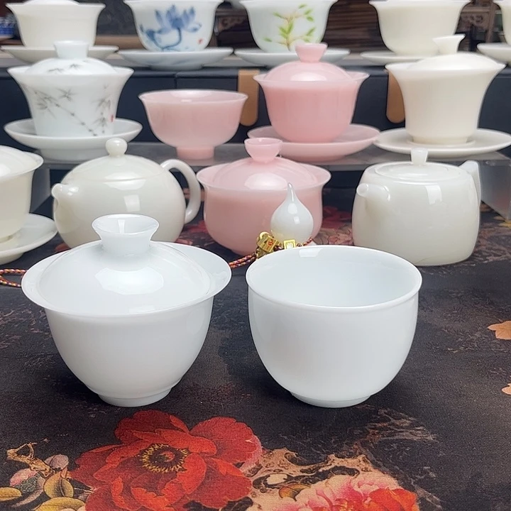 一人饮一杯茶吧……