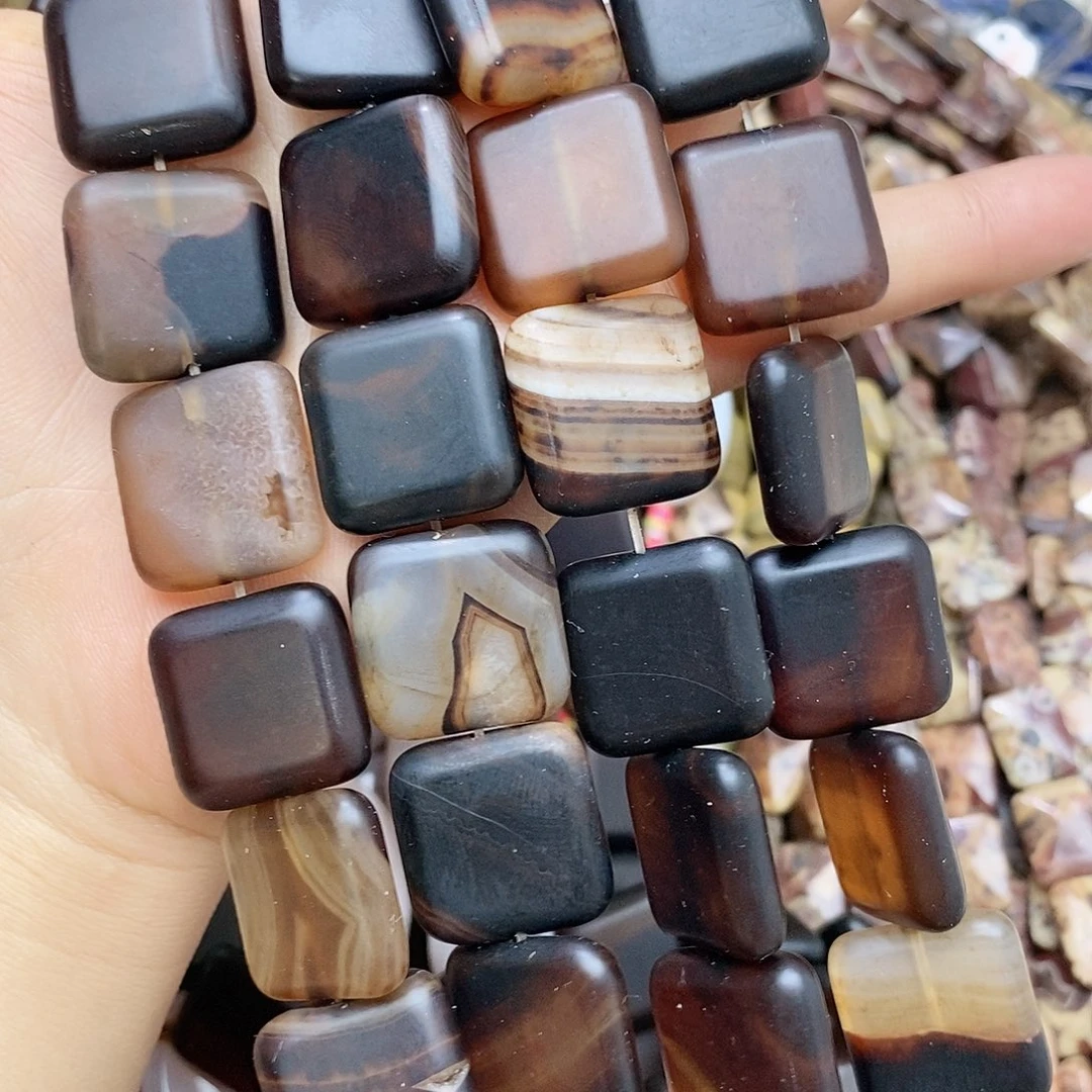 未镶嵌玛瑙/玉髓珠宝半成品磨砂片片一条