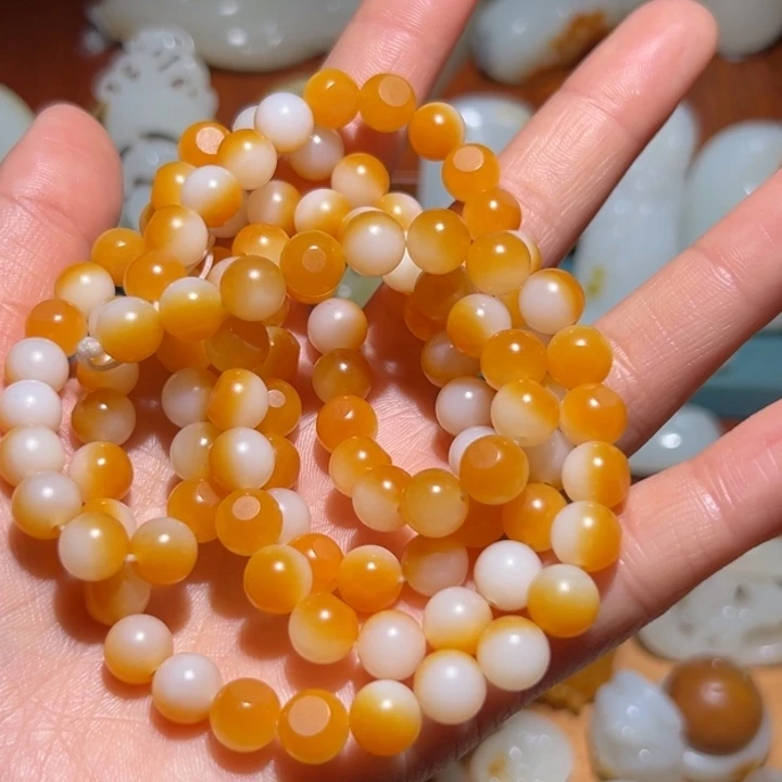 李***闻和田玉未镶嵌颈饰