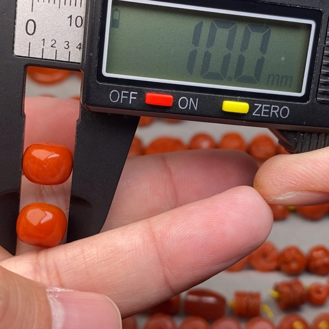 南红玛瑙配饰未镶嵌永*有瑕疵