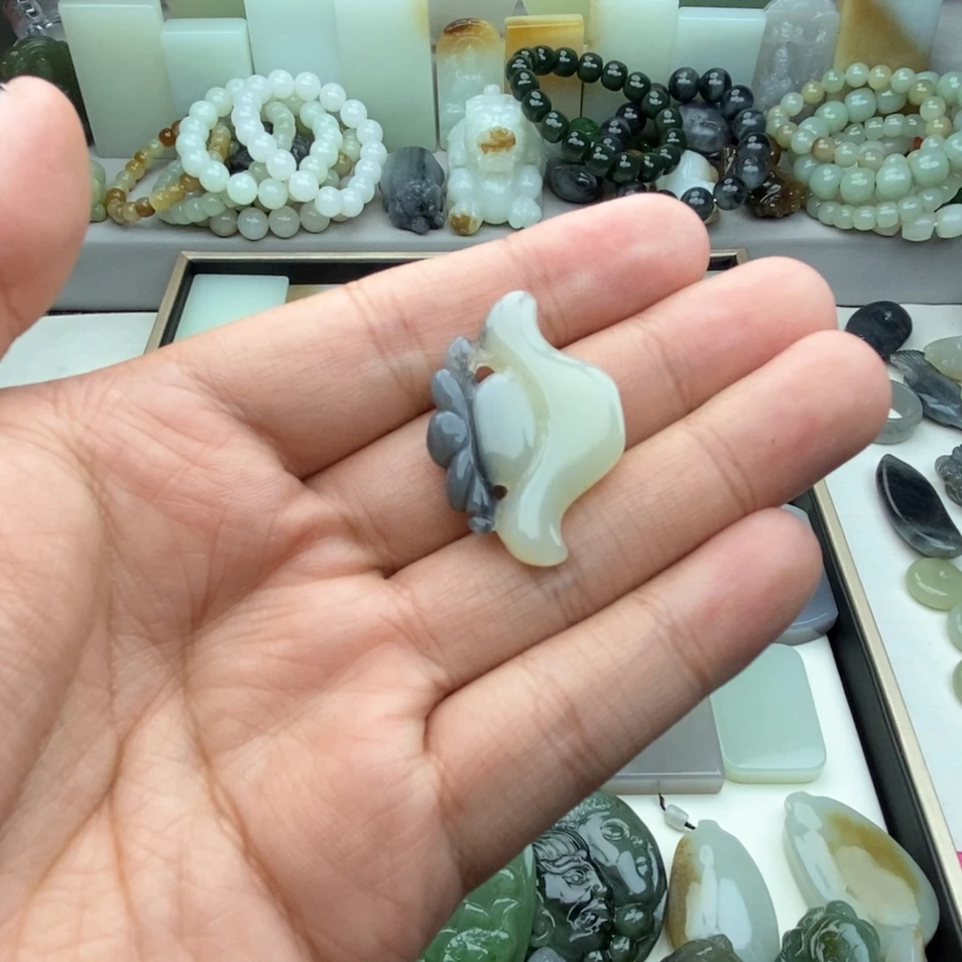 阿***哥颈饰未镶嵌和田玉