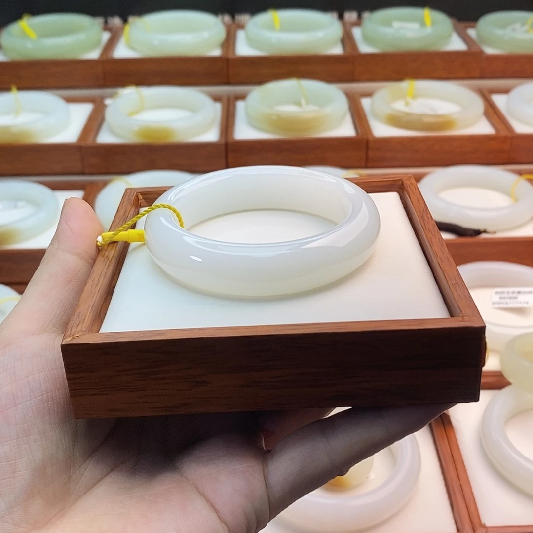 一***子手链未镶嵌和田玉（白玉）
