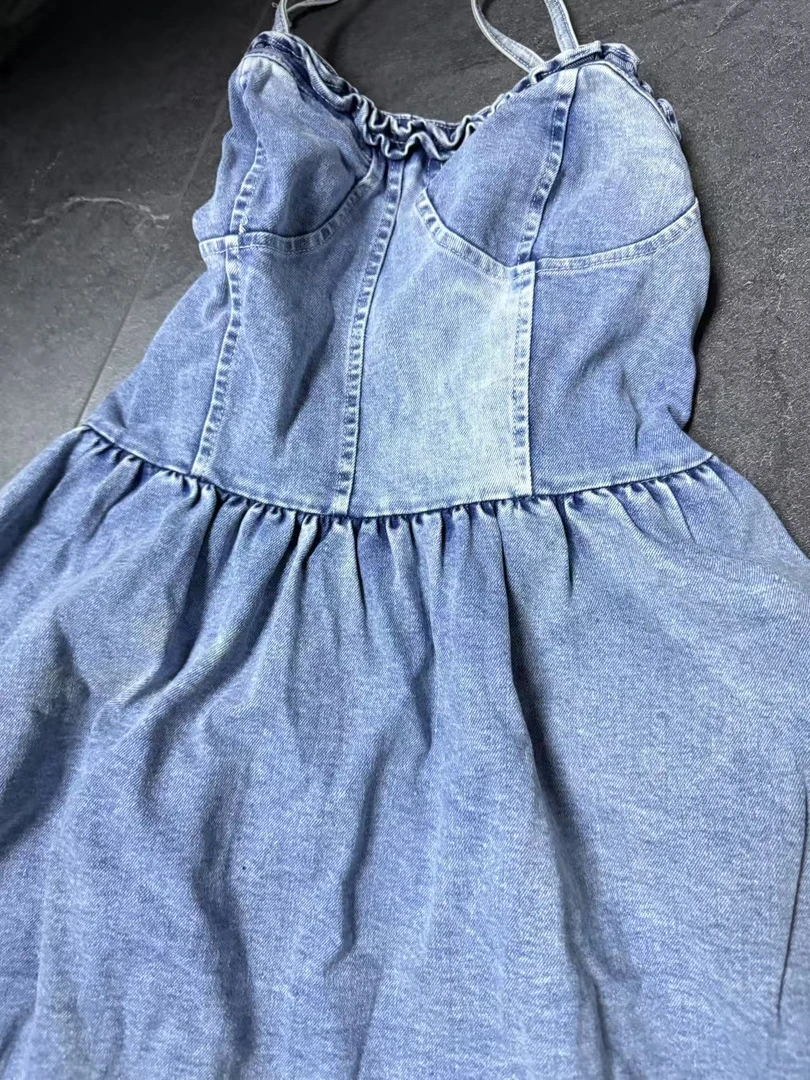 C37-4蓝色“吊带”牛仔连衣裙