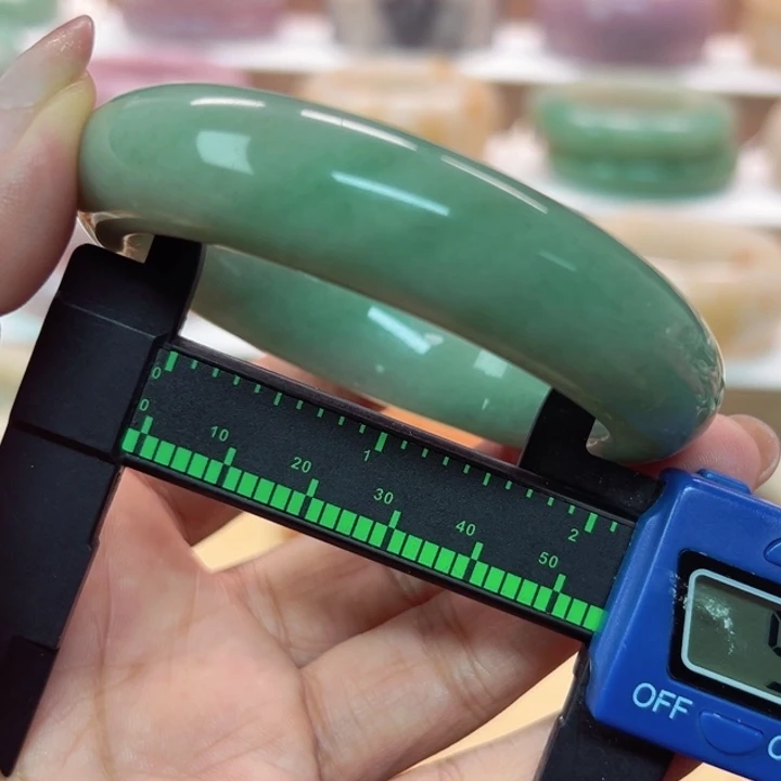 石英岩玉手镯未镶嵌