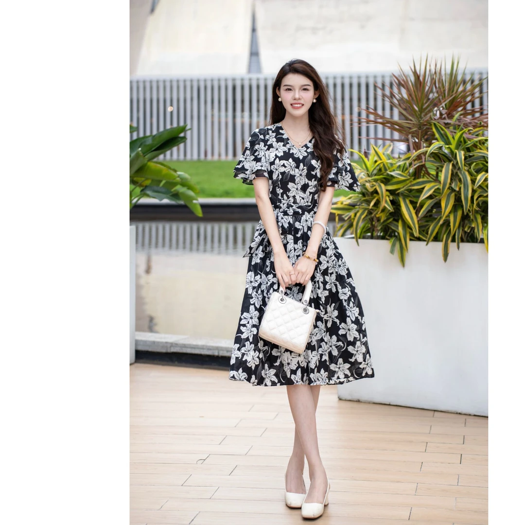 【高雅百合花】YINER音儿女装2025年夏季新款连衣裙8C65205436