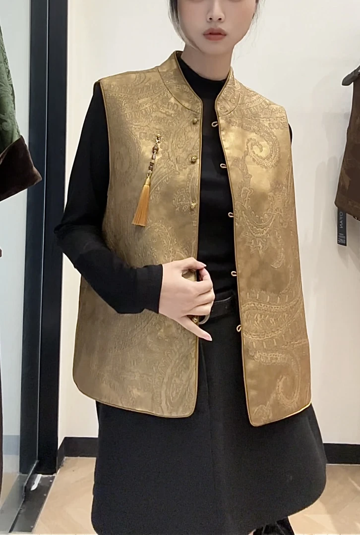 034提花染色黄色唐装马夹网红纽扣花朵宽松型双面马甲