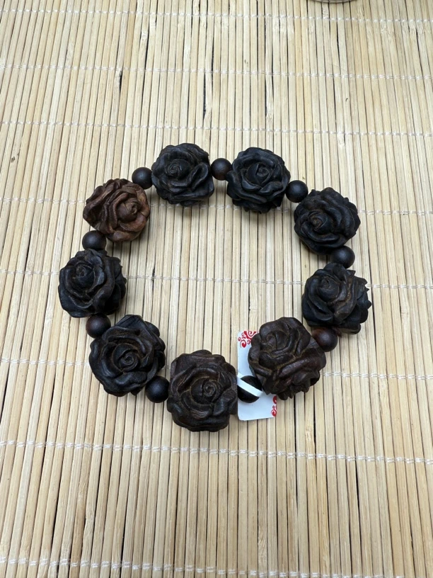 094沉木雕刻手串