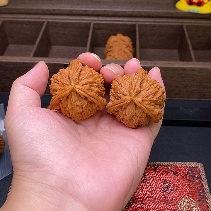 大***﷽把件文玩核桃白奔