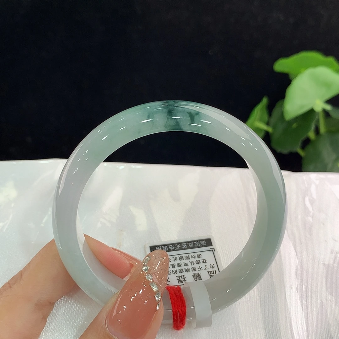 翡翠手镯未镶嵌正55