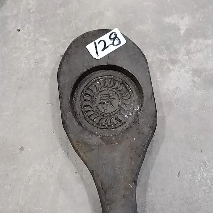 摆件类黄色的形状的热**界