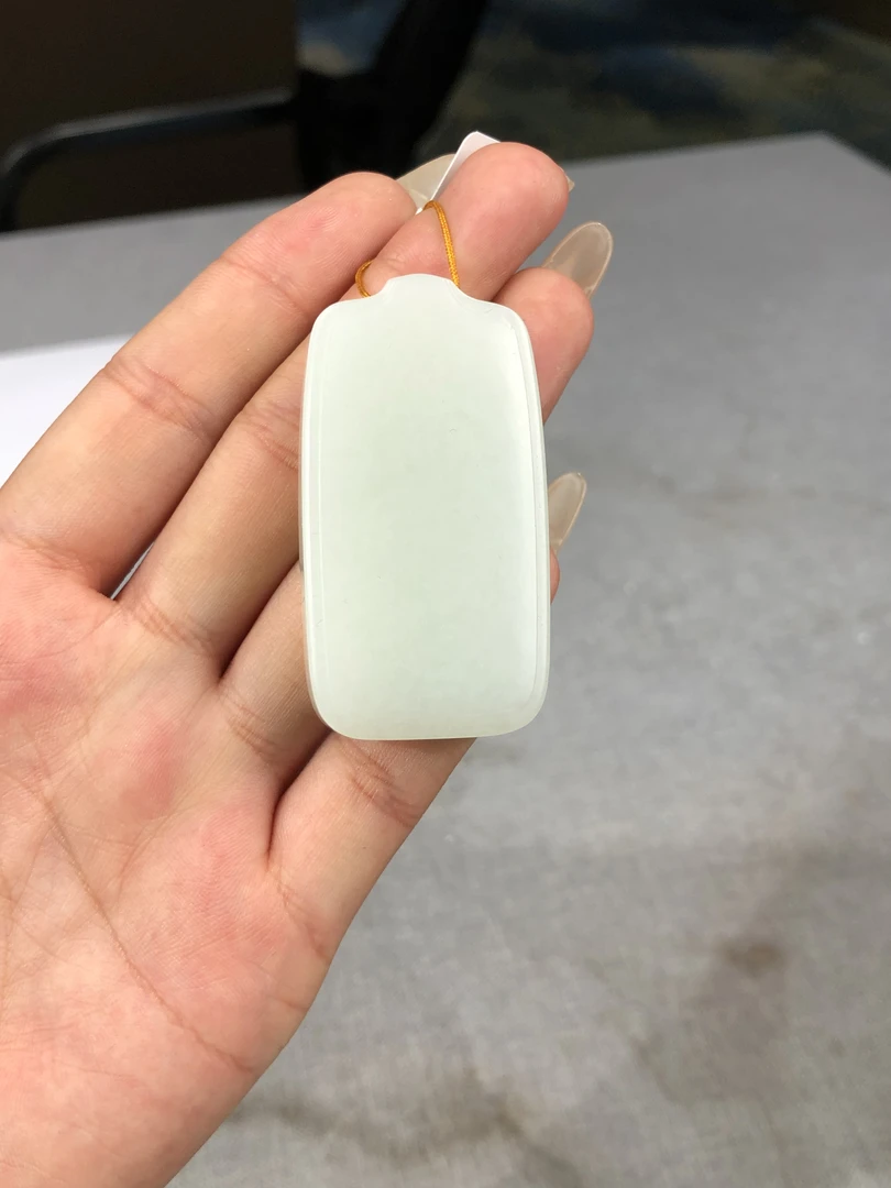 天然和田玉吊坠时尚