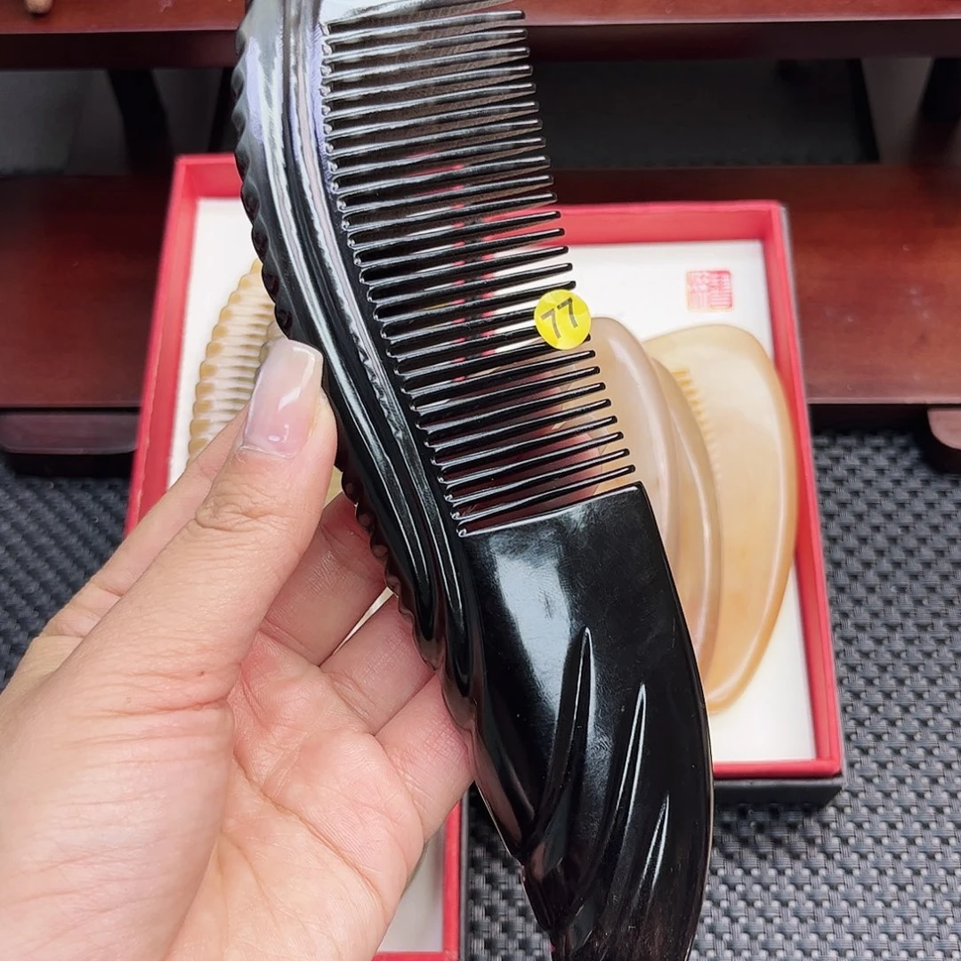 纯手工制作纯牛角梳子