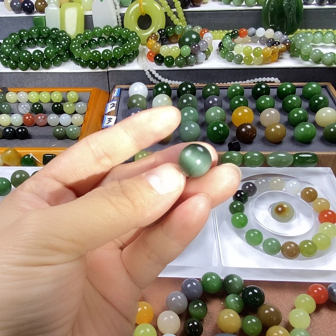 风****和田玉散珠卡12黑猫