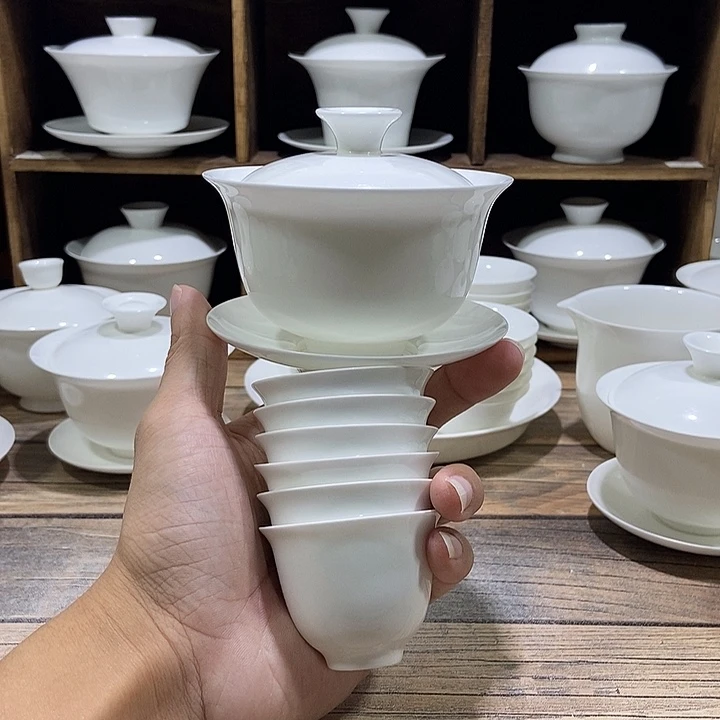 骨瓷大反口盖碗盖下约135ml+6铃铛杯满水40ml