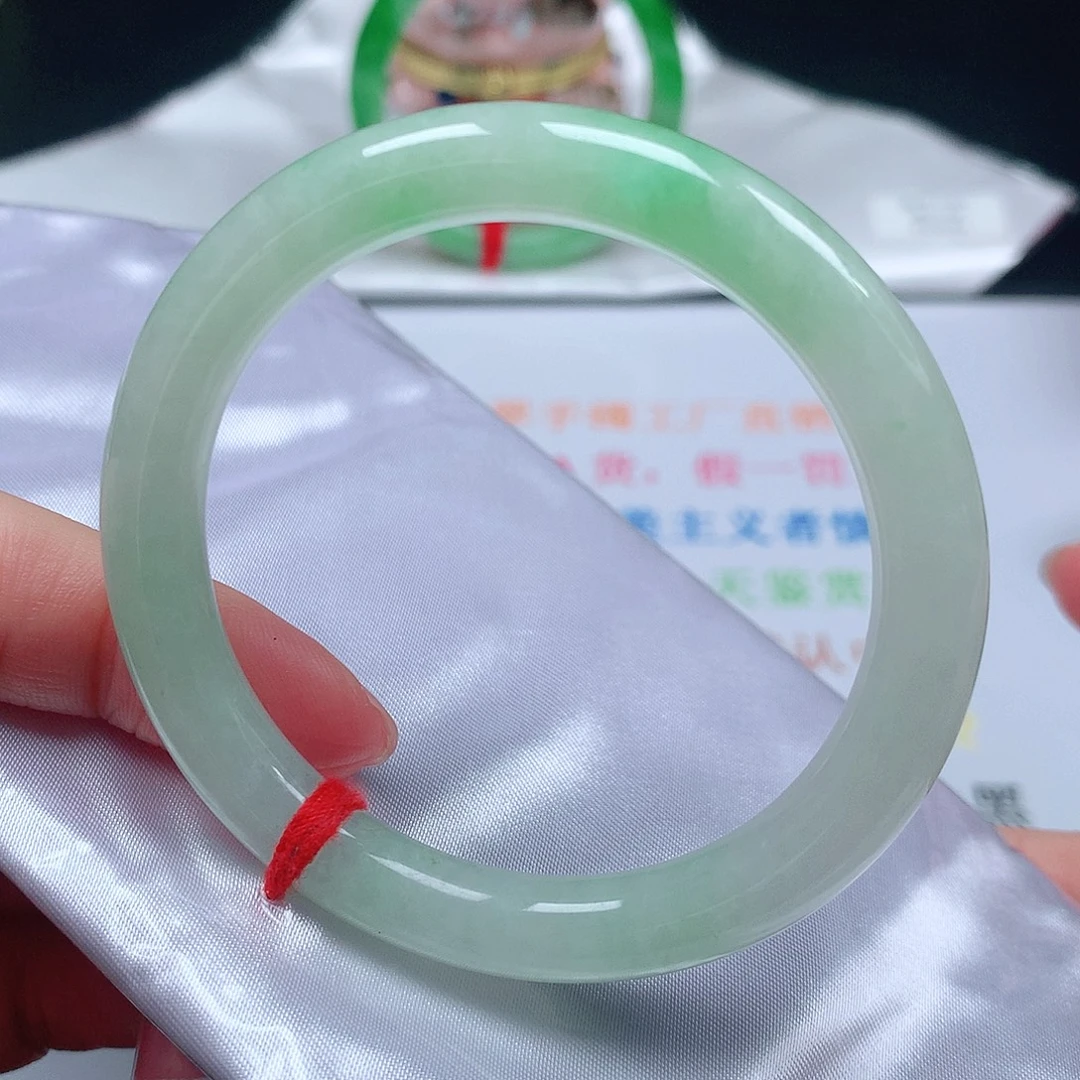 翡翠未镶嵌手镯1566