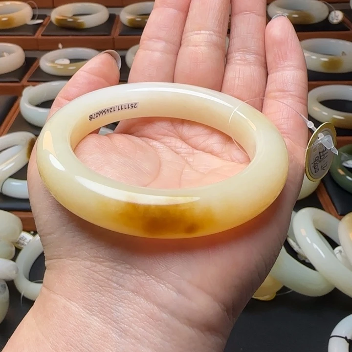 和田玉未镶嵌手镯 上新金糖 放漏