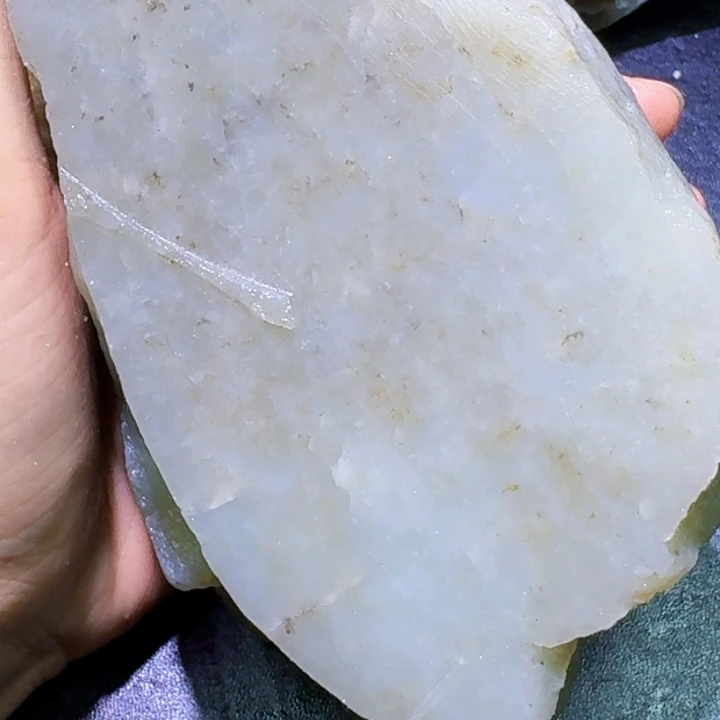 未镶嵌和田玉（糖玉）珠宝半成品