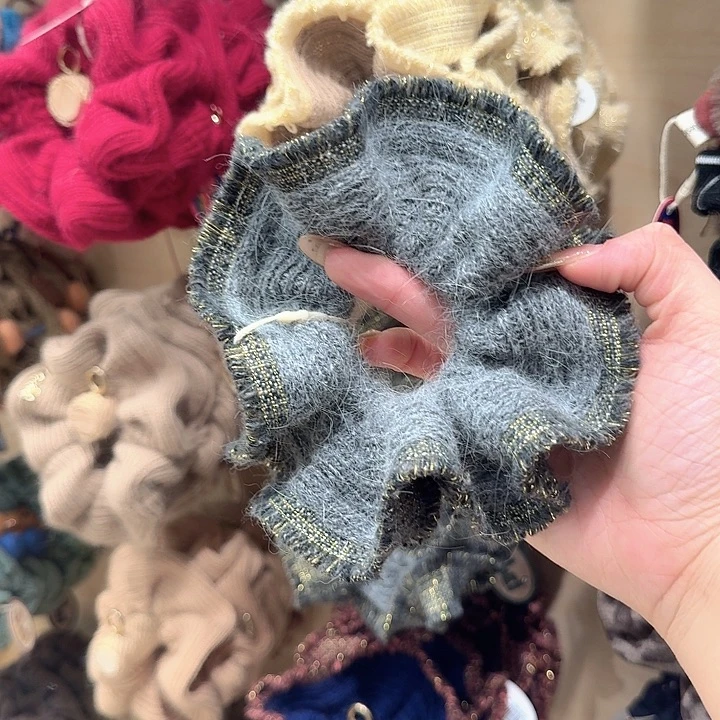 布艺非金属灰色金边毛线肠圈