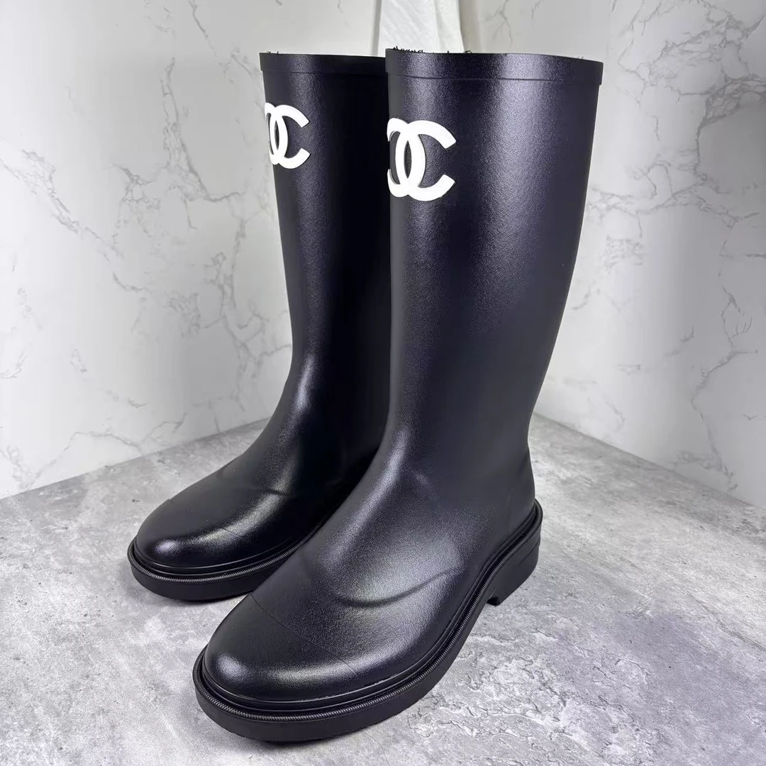 99新 Chanel/香奈儿 38码/黑白大logo爆款时尚长筒雨靴 lwjm008