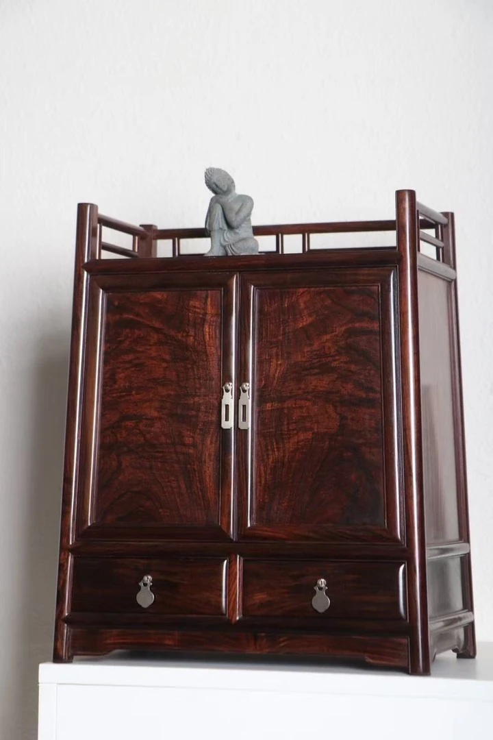 大红酸枝全独板制 茶水柜 | 置物柜规格：36×21×43cm