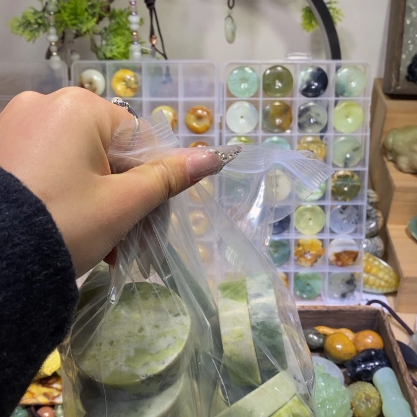 【闪购商品】蛇纹石玉颈饰未镶嵌51