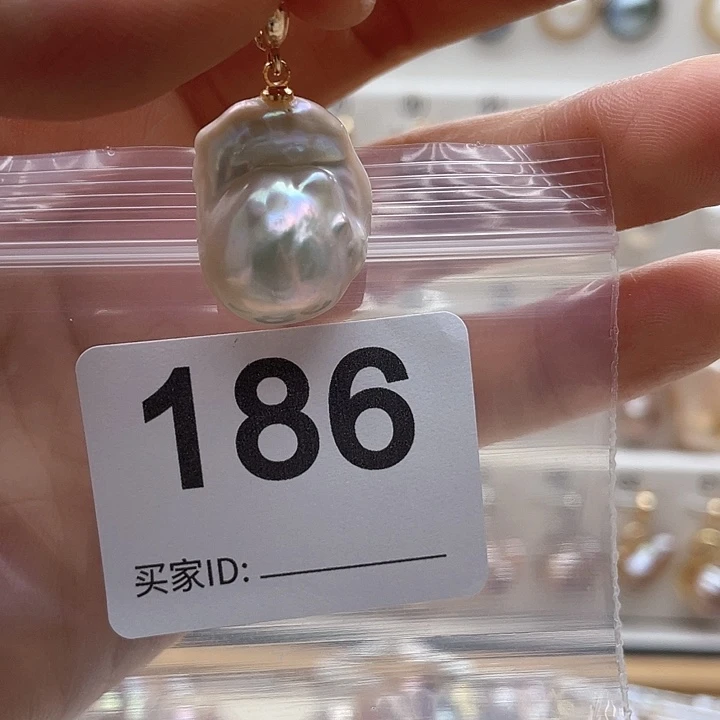 未镶嵌天然珍珠。  漏 漏 漏淡水珍珠