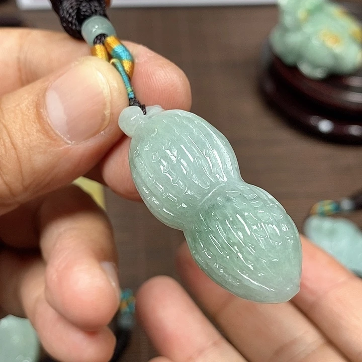 颈饰未镶嵌翡翠天然翡翠玉A货配证书