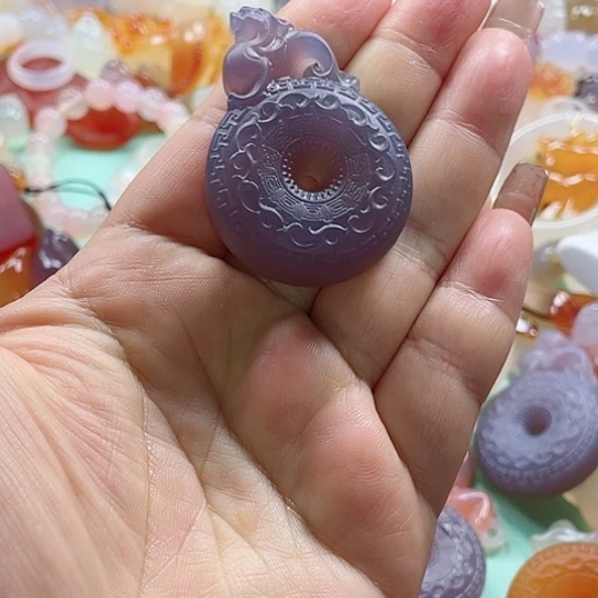 玛瑙/玉髓颈饰未镶嵌?****