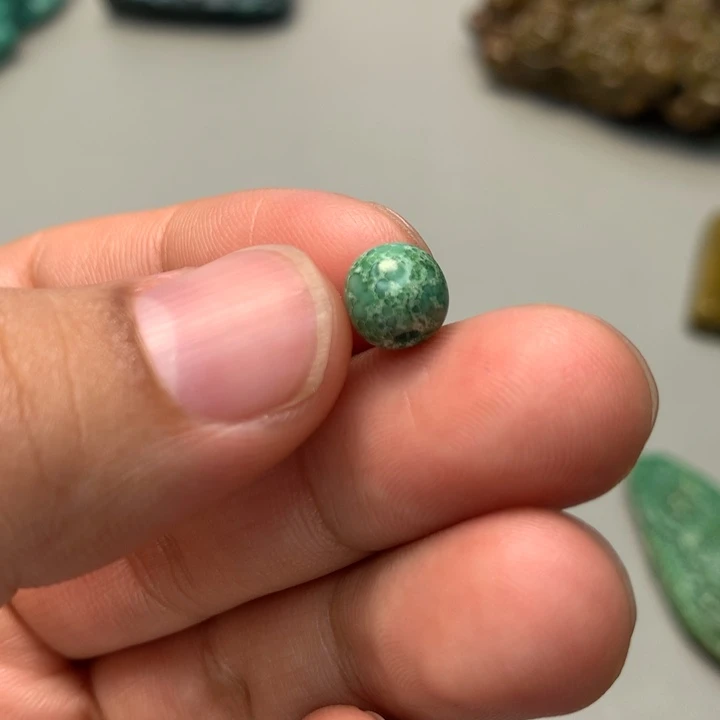 绿松石未镶嵌颈饰大**鱼