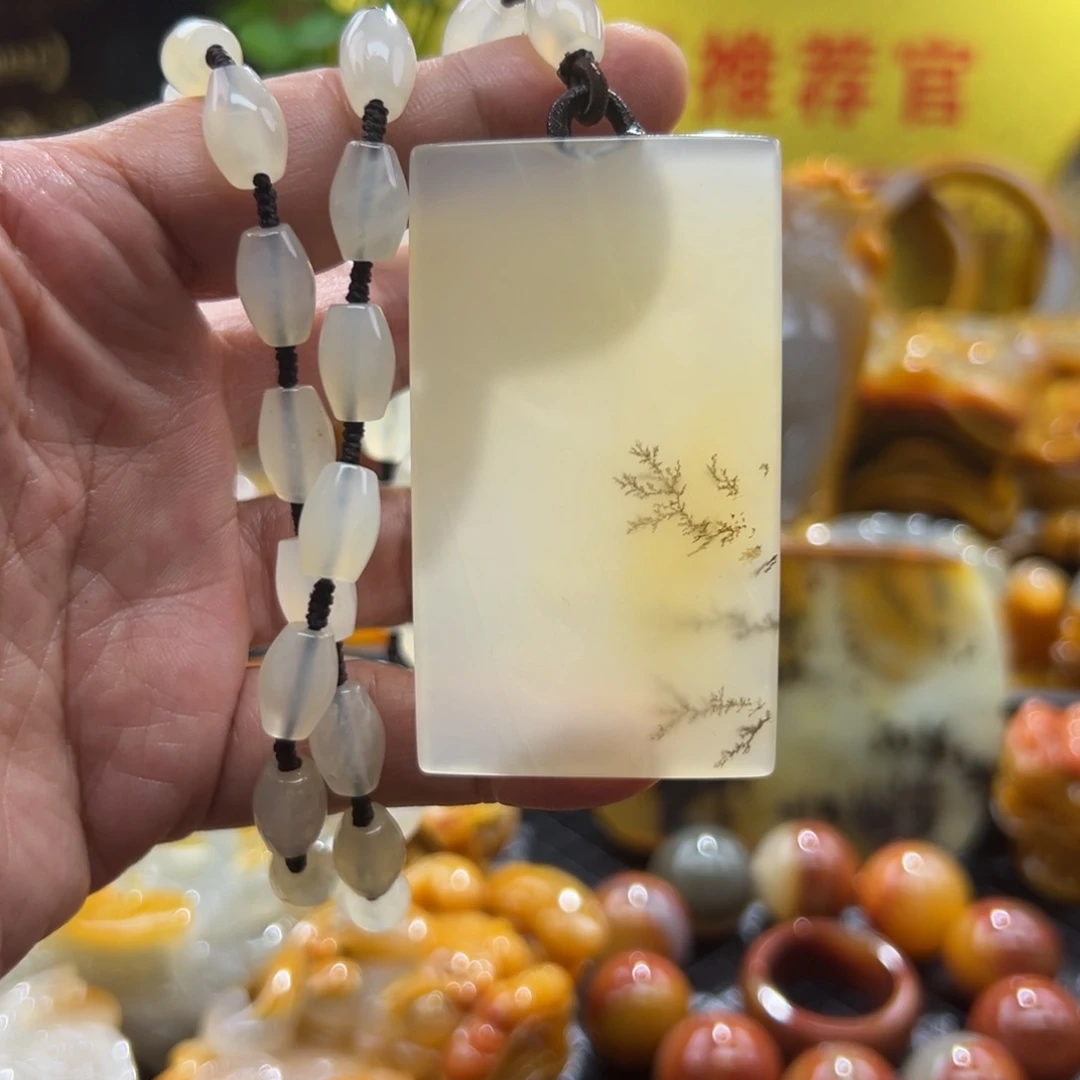 石英质玉未镶嵌颈饰