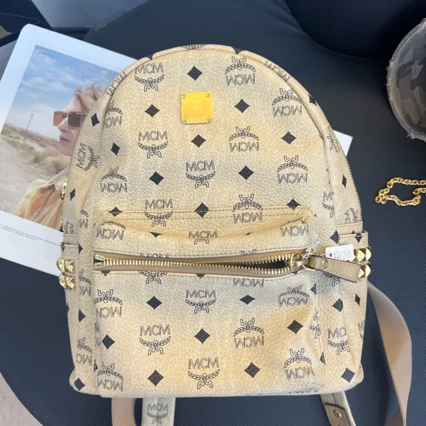 95新 MCM 大麦中古/mcm米色铆钉/双肩包