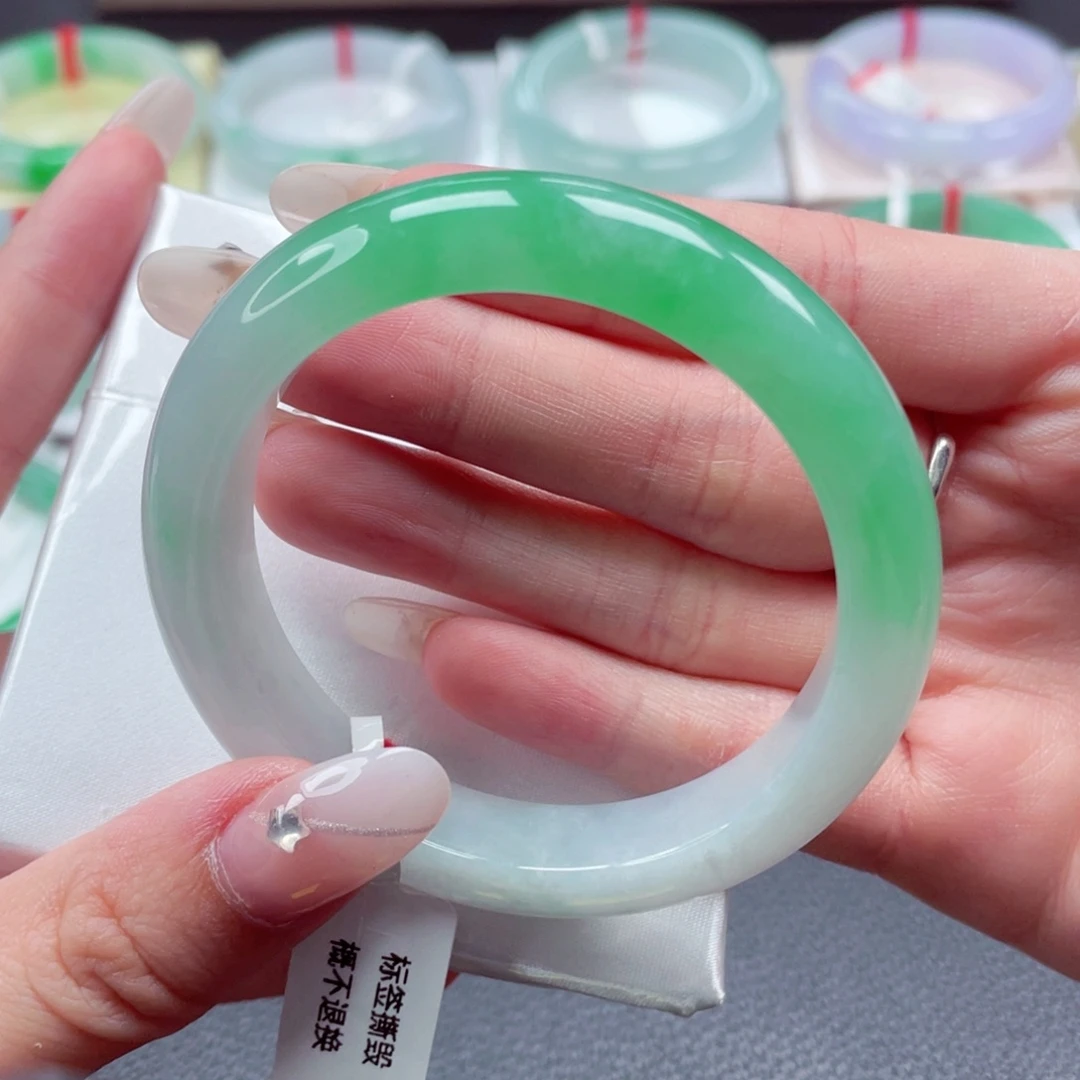 翡翠手镯未镶嵌53.2阳绿渐变山水镯 人间富贵花 大气 2