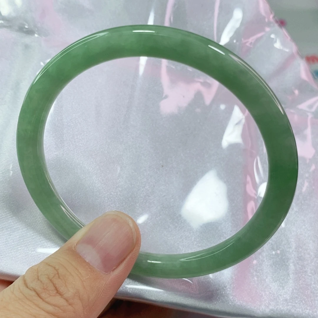 翡翠手镯未镶嵌58圈口圆条