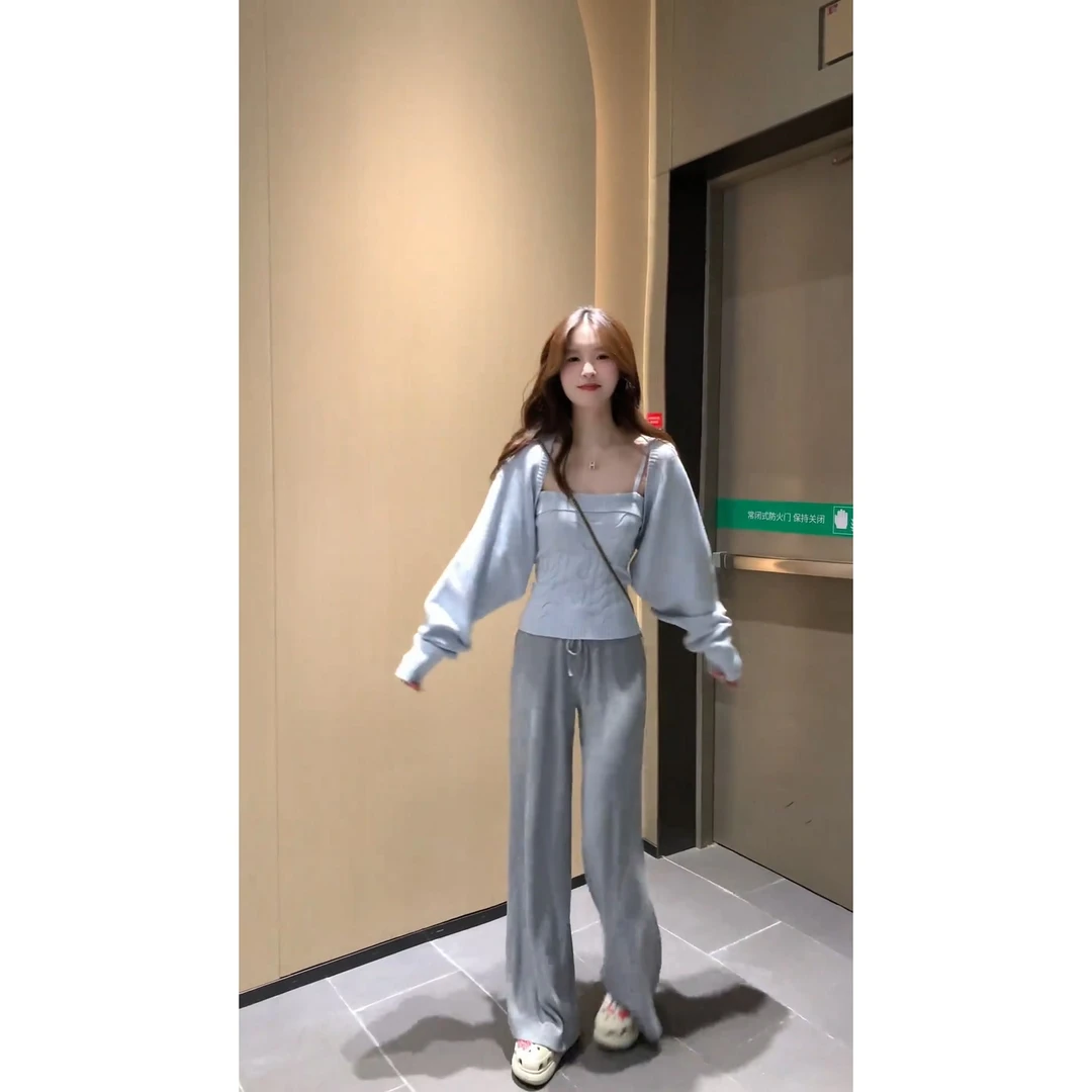 2025早秋上新套装女牛仔蓝针织麻花吊带+坎肩开衫高腰拖地阔腿裤