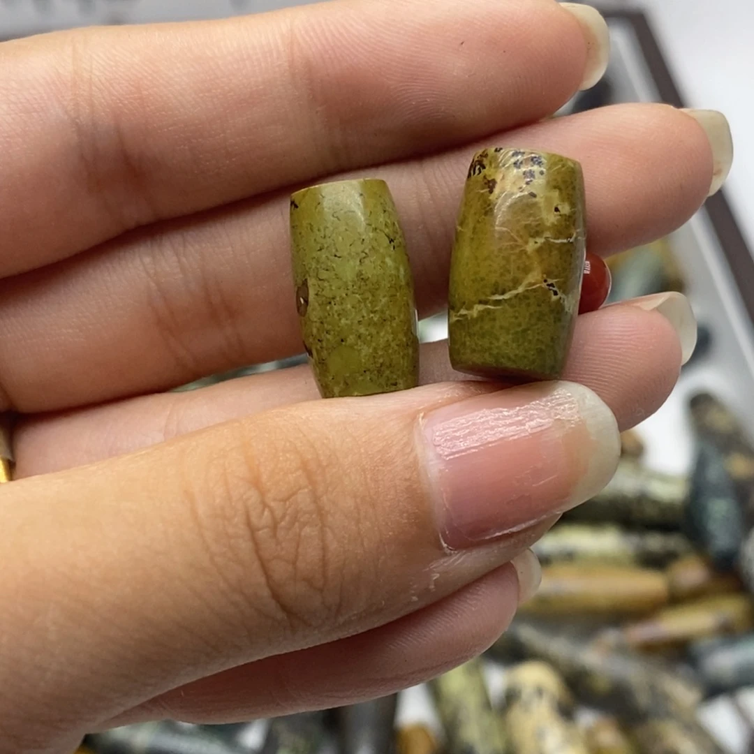 南红玛瑙未镶嵌珠宝奇石