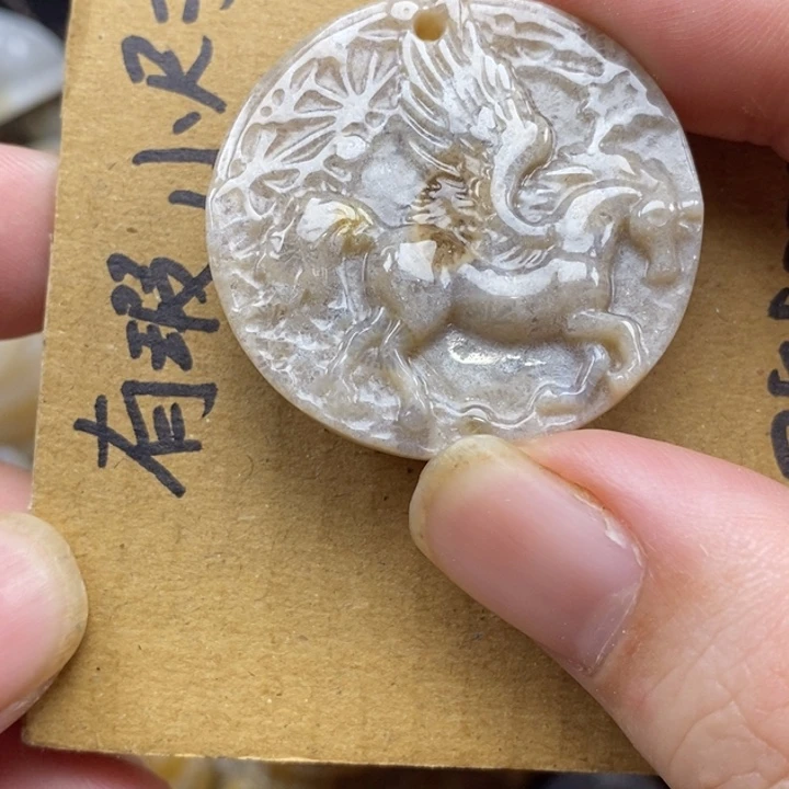 硅化珊瑚（珊瑚玉）未镶嵌颈饰